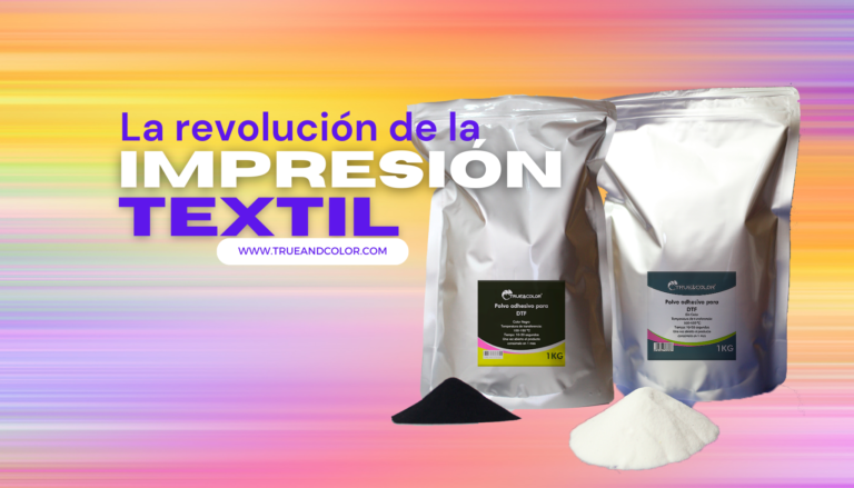 La poliamida en el contexto del DTF es un tipo de polvo adhesivo termoplástico utilizado para transferir impresiones a textiles. Este polvo se aplica sobre la tinta húmeda de un diseño impreso en una película especial, actuando como un adhesivo que se activa con calor para adherirse firmemente a la tela.